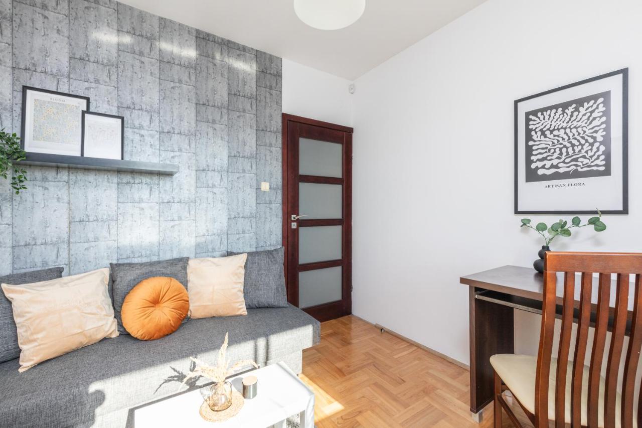 Apartment Powstancow Slaskich 61 Warschau